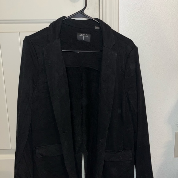 Medium black tahari blazer - Picture 2 of 3